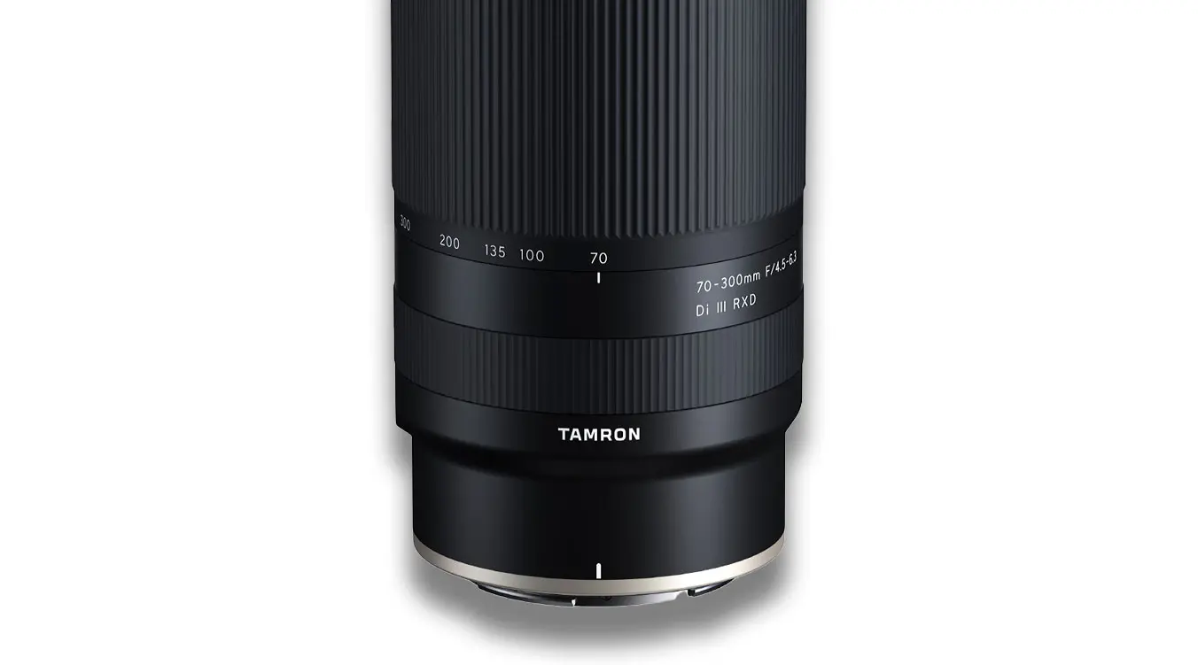 TAMRON 70-300 MM F4.5-6.3 Di III RXD - FotoRevel