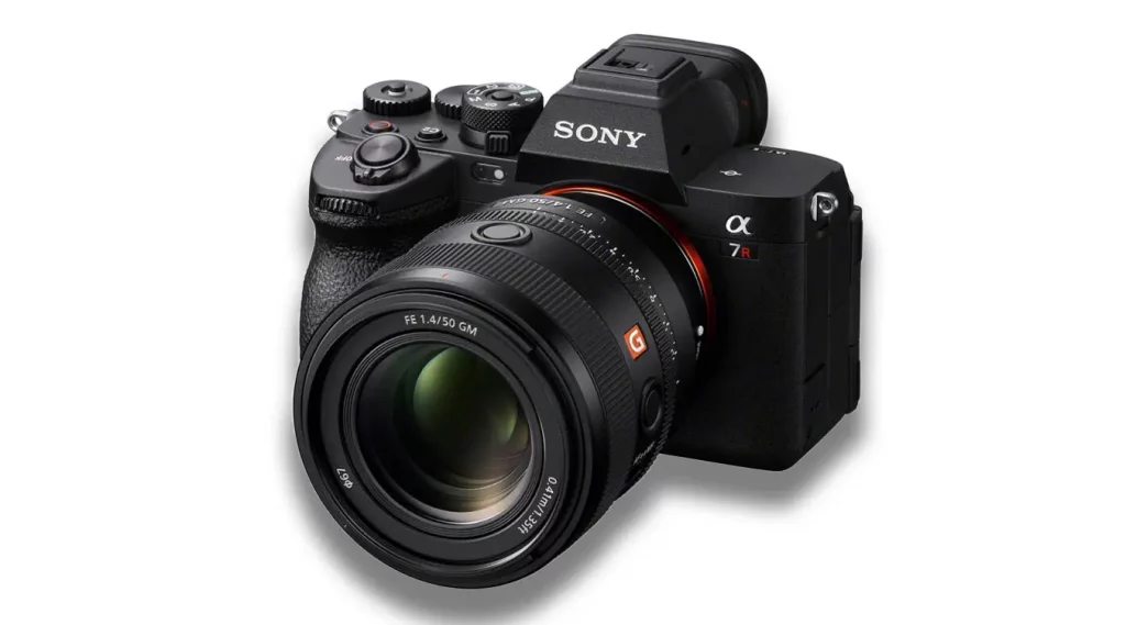 Objetivo FE 50 MM F1.4 GM en una cámara Sony Alpha 7R